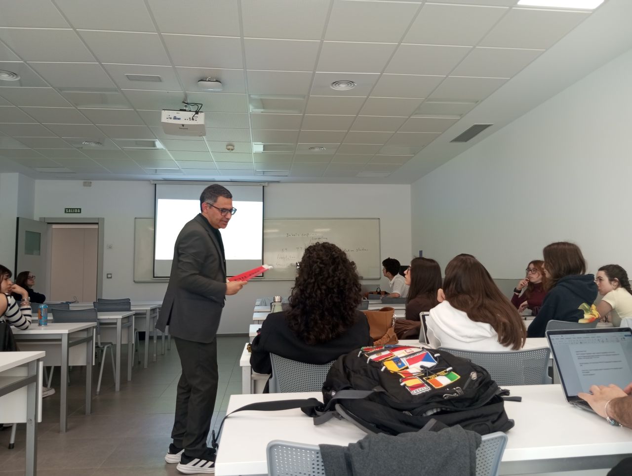 Dr. Alpaslan Acar İspanya’daki Universidad Europea del Atlántico Üniversitesi Mütercim Tercümanlık Bölümünü ziyaret etmiştir.