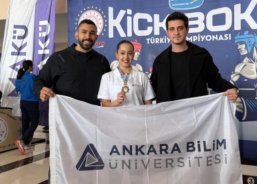 Üniversiteler Arası Kick Boks Türkiye Şampiyonu Ece AŞKAR'ı tebrik ederiz